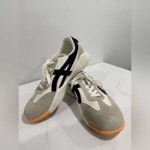 De Florance Size 8.5 DF Cloudea sneakers in beige and black